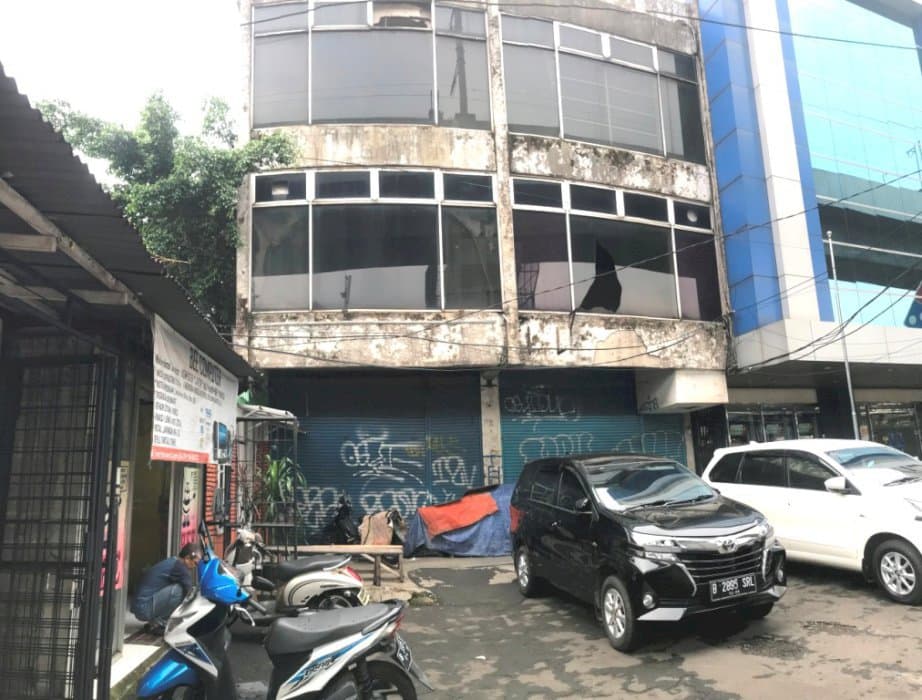 Contoh bangunan sebelum direnovasi
